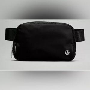 Lululemon belt bag NWT